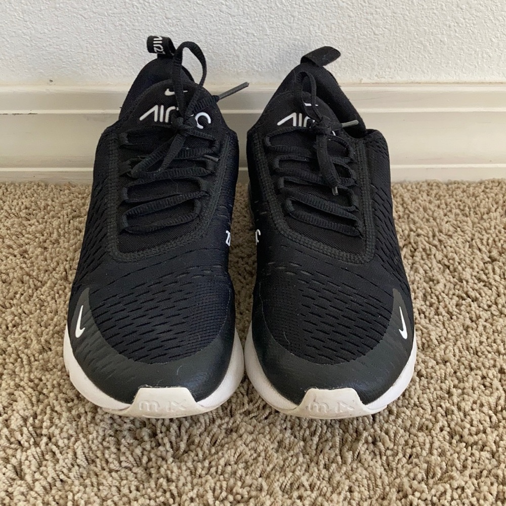 Black Nike Air Max 270
